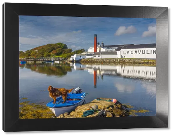UK, Scotland, Argyll and Bute, Islay, Lagavulin Bay, Lagavulin Whisky Distillery