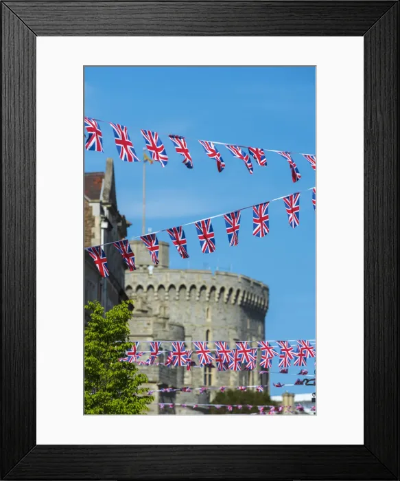 Framed Print : UK, England, Berkshire, Windsor, Peascod Street, Decorations for wedding of Prince Harry Framed Print : UK, England, Berkshire, Windsor, Peascod Street, Decorations for wedding of Prince Harry
