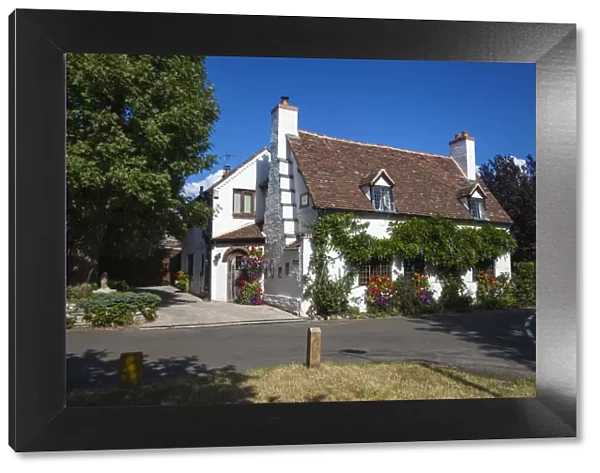 UK, England, Warwickshire, Stratford-upon-Avon, A picturesque house in Shottery Village