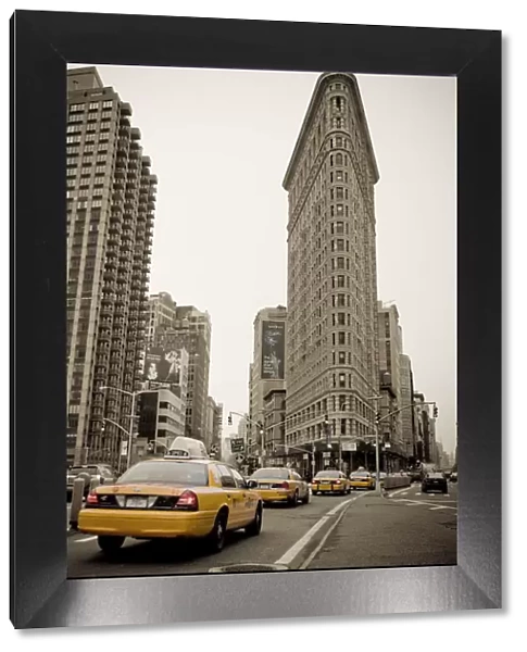 USA, New York City, Fifth Avenue and Broadway, Flatiron Building