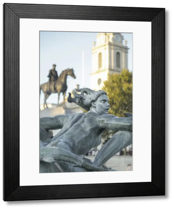 Framed Print : Statue in a fountain in Trafalgar Square, London, England, UK Framed Print : Statue in a fountain in Trafalgar Square, London, England, UK