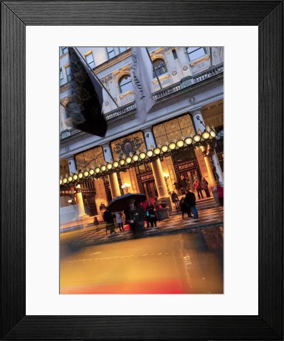 Framed Print : USA, New York City, Manhattan, Entrance to the Plaza Hotel on Fifth Avenue Framed Print : USA, New York City, Manhattan, Entrance to the Plaza Hotel on Fifth Avenue