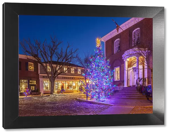 USA, New England, Massachusetts, Nantucket Island, Nantucket Town, Main Street, Christmas