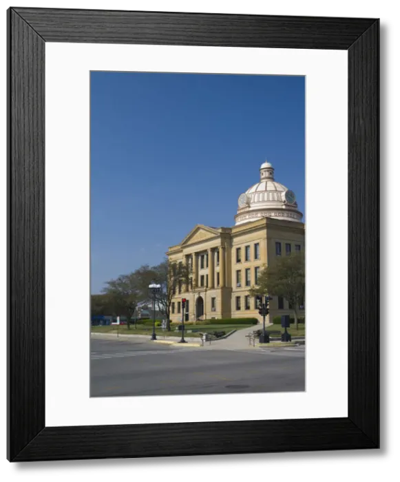 Framed Print : USA, Illinois, Route 66, Lincoln, Logan County Courthouse Framed Print : USA, Illinois, Route 66, Lincoln, Logan County Courthouse