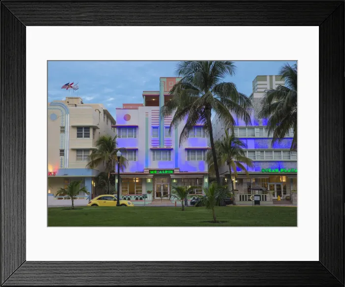 Framed Print : U. S. A, Miami, Miami Beach, South Beach, Ocean Drive, Hilton Grand Vacation Club Framed Print : U. S. A, Miami, Miami Beach, South Beach, Ocean Drive, Hilton Grand Vacation Club