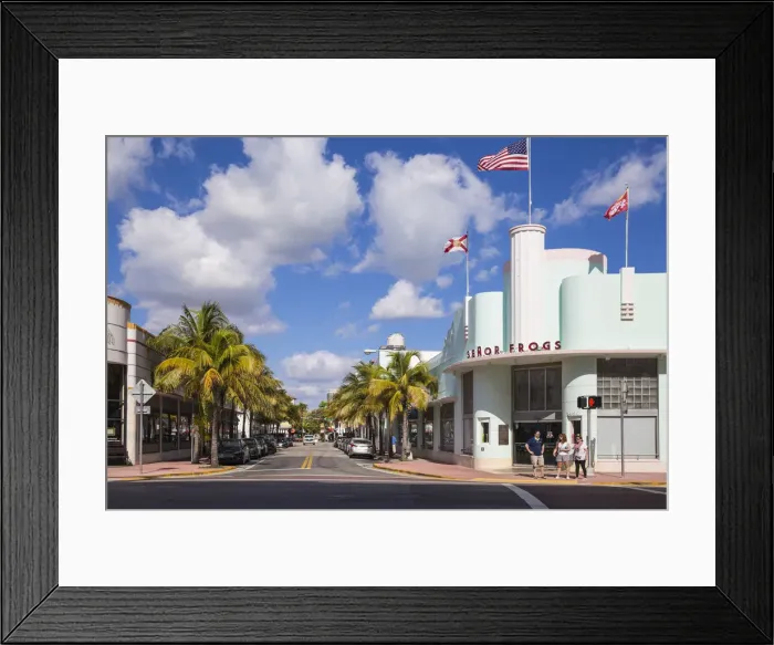 Framed Print : U. S. A, Miami, Miami beach, South Beach, Collins Ave, Senor Frogs restaurant and bar Framed Print : U. S. A, Miami, Miami beach, South Beach, Collins Ave, Senor Frogs restaurant and bar