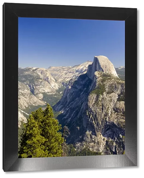 USA, California, Yosemite National Park, Glacier Point and Half Dome Mountain