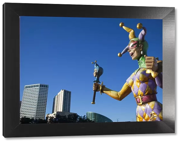 USA, Louisiana, New Orleans, Riverwalk, Mardi Gras jester statue