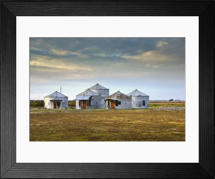 Framed Print : Clarksdale, Mississippi, Shack Up Inn, Hotel, Converted Grain Silos Framed Print : Clarksdale, Mississippi, Shack Up Inn, Hotel, Converted Grain Silos