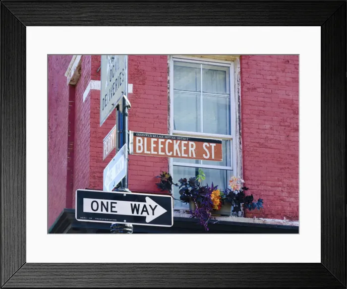 Framed Print : USA, New York, Manhattan, Lower Manhattan, Greenwich Village, Bleecker Street Framed Print : USA, New York, Manhattan, Lower Manhattan, Greenwich Village, Bleecker Street