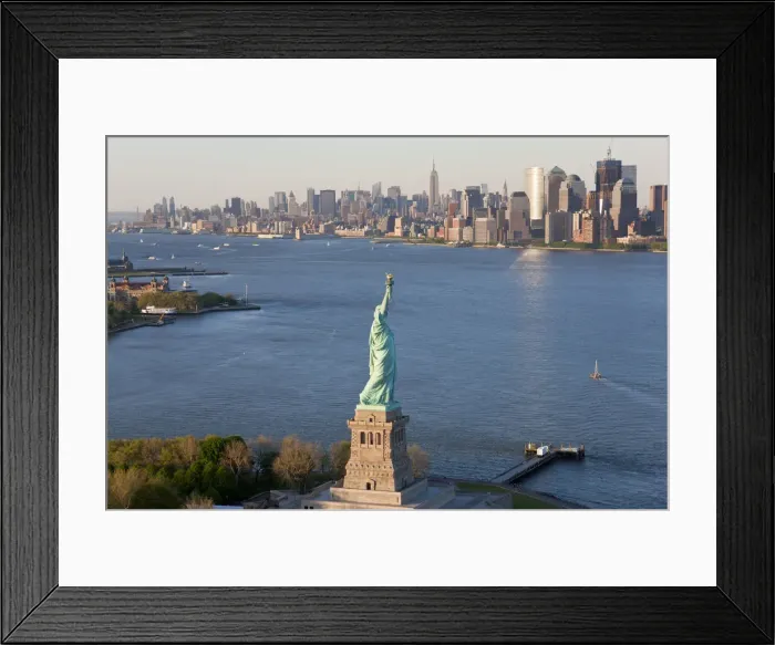 Framed Print : Statue of Liberty (Hudson River, Ellis Island and Manhattan behind), New York, USA Framed Print : Statue of Liberty (Hudson River, Ellis Island and Manhattan behind), New York, USA