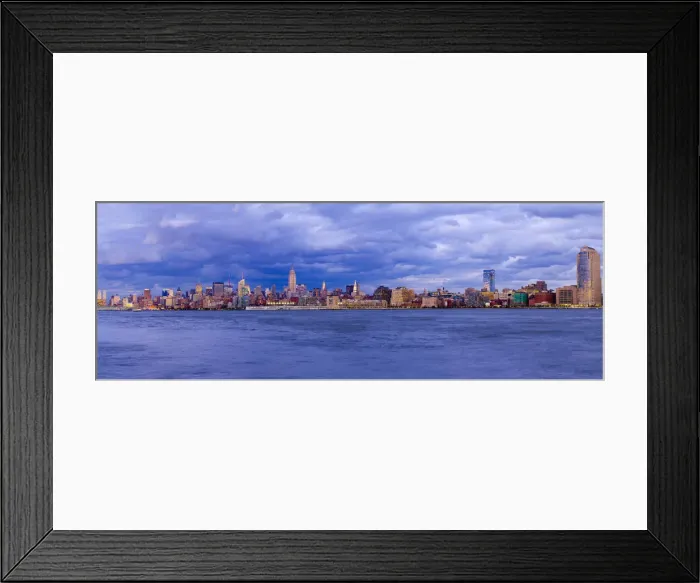 Framed Print : USA, New York, Manhattan, Midtown across the Hudson River Framed Print : USA, New York, Manhattan, Midtown across the Hudson River