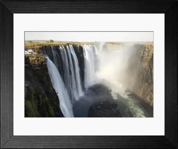 Framed Print : Victoria Falls, Zimbabwe / Zambia Framed Print : Victoria Falls, Zimbabwe / Zambia