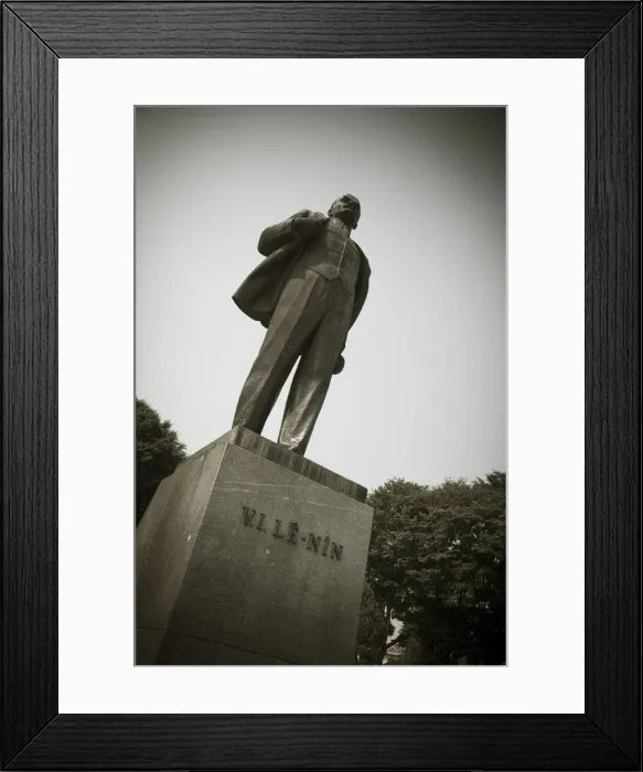 Framed Print : Lenin Statue, Ba Dinh district, Hanoi, Vietnam