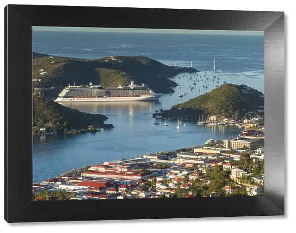U. S. Virgin Islands, St. Thomas, Charlotte Amalie, elevated town view with cruiseship
