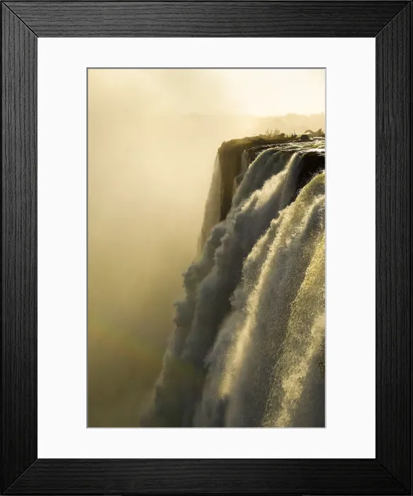 Framed Print : Victoria Falls, Zimbabwe / Zambia Framed Print : Victoria Falls, Zimbabwe / Zambia
