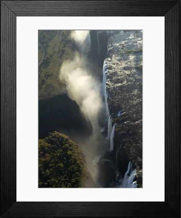 Framed Print : Victoria Falls, Zimbabwe / Zambia Framed Print : Victoria Falls, Zimbabwe / Zambia
