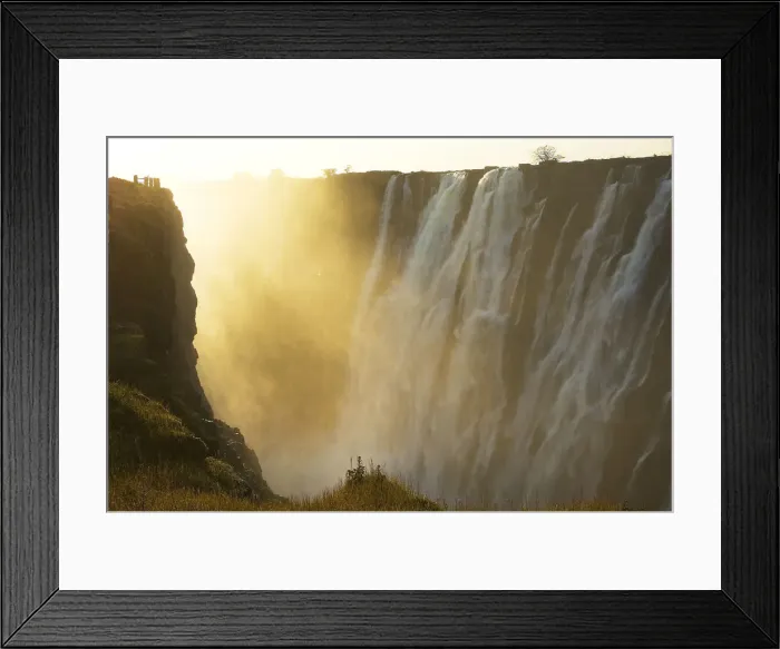 Framed Print : Victoria Falls, Zimbabwe / Zambia Framed Print : Victoria Falls, Zimbabwe / Zambia