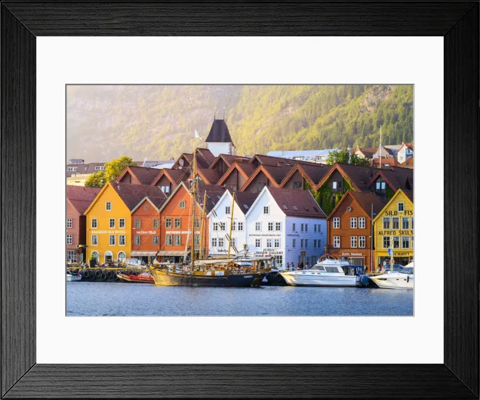 Framed Print : Bergen, Hordaland, Norway. Wooden houses of Bryggen, UNESCO site Framed Print : Bergen, Hordaland, Norway. Wooden houses of Bryggen, UNESCO site
