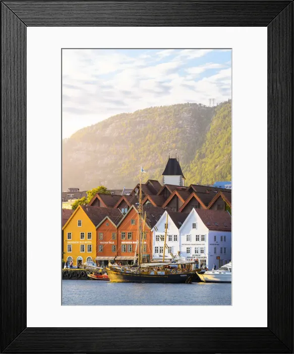 Framed Print : Bergen, Hordaland, Norway. Wooden houses of Bryggen, UNESCO site Framed Print : Bergen, Hordaland, Norway. Wooden houses of Bryggen, UNESCO site