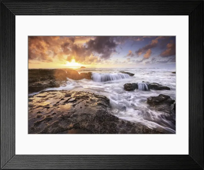 Framed Print : Sunset at Maori Bay beach, Auckland, New Zealand Framed Print : Sunset at Maori Bay beach, Auckland, New Zealand