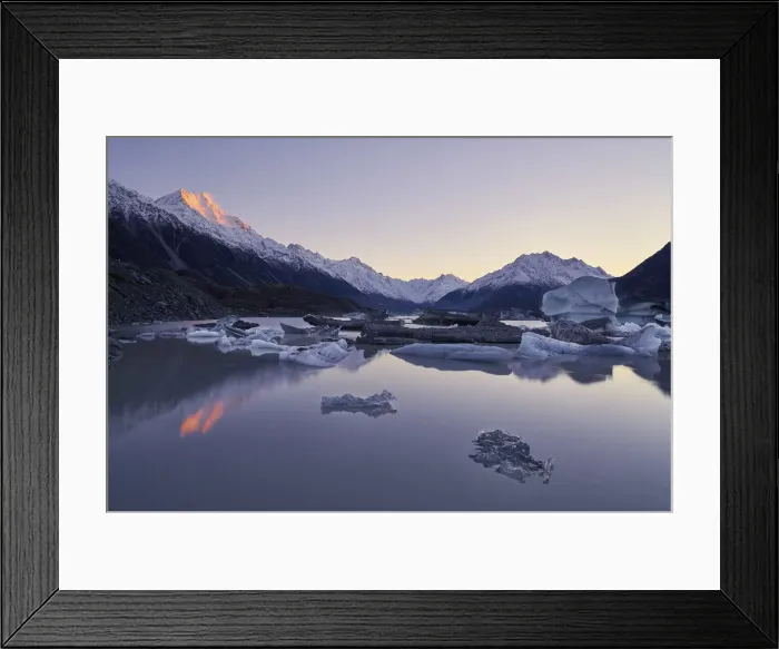 Framed Print : Sunrise at Tasman Lake, Mount Cook National Park, Canterbury, New Zealand Framed Print : Sunrise at Tasman Lake, Mount Cook National Park, Canterbury, New Zealand