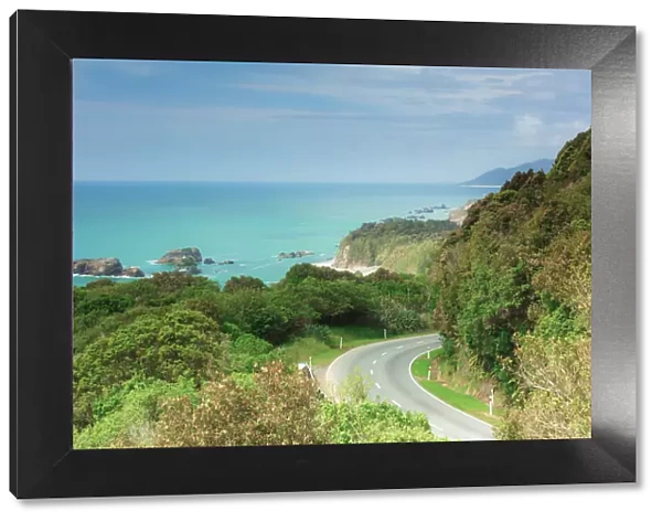 The highway crossing the West Coast in southern New Zealand wit the Tasman sea in the