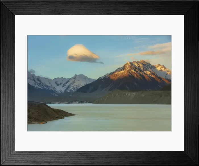 Framed Print : Tasman lake at sunset with the Mount Cook National Park Framed Print : Tasman lake at sunset with the Mount Cook National Park
