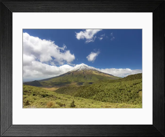 Framed Print : View of the Taranaki volcano in New Zealand northern island on a sunny day Framed Print : View of the Taranaki volcano in New Zealand northern island on a sunny day