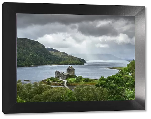 United Kingdon, Scotland, Dornie, Kyle of Lochalsh, Eilean Donan Castle