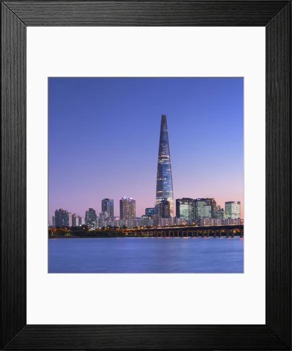 Framed Print : Lotte World Tower and Han River at dusk, Seoul, South Korea Framed Print : Lotte World Tower and Han River at dusk, Seoul, South Korea