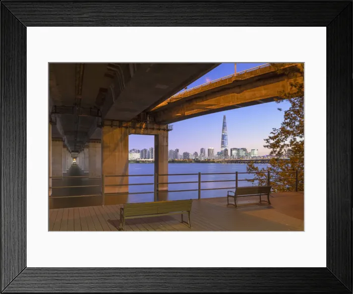 Framed Print : Lotte World Tower and Han River at dusk, Seoul, South Korea