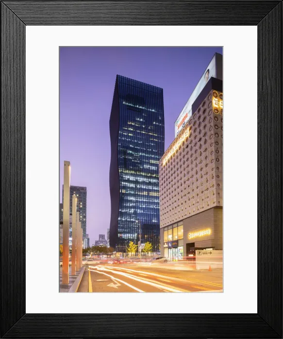 Framed Print : Seocho Garak Tower East Skyscraper at dusk, Gangnam, Seoul, South Korea Framed Print : Seocho Garak Tower East Skyscraper at dusk, Gangnam, Seoul, South Korea