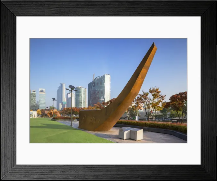 Framed Print : The Tangent (Hyundai Development Corporation HQ) and sculpture, Gangnam-gu, Seoul Framed Print : The Tangent (Hyundai Development Corporation HQ) and sculpture, Gangnam-gu, Seoul