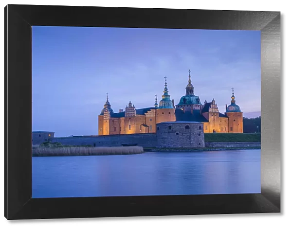 Sweden, Southeast Sweden, Kalmar, Kalmar Slott castle, dusk