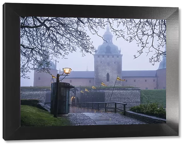 Sweden, Southeast Sweden, Kalmar, Kalmar Slott castle, in fog