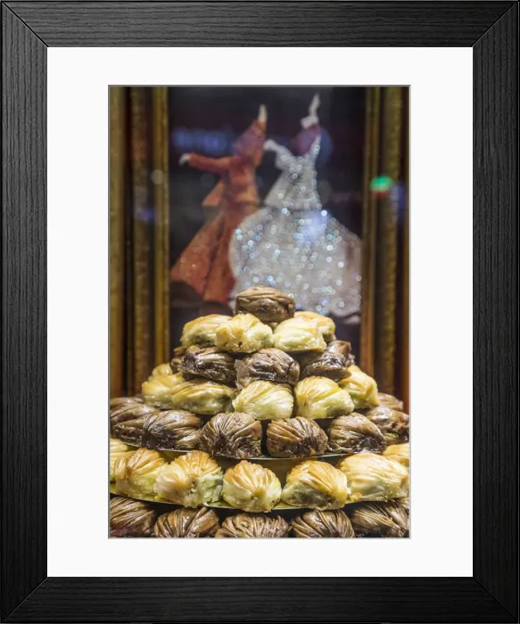 Framed Print : Baklava (traditional Turkish pastries), Istanbul, Turkey