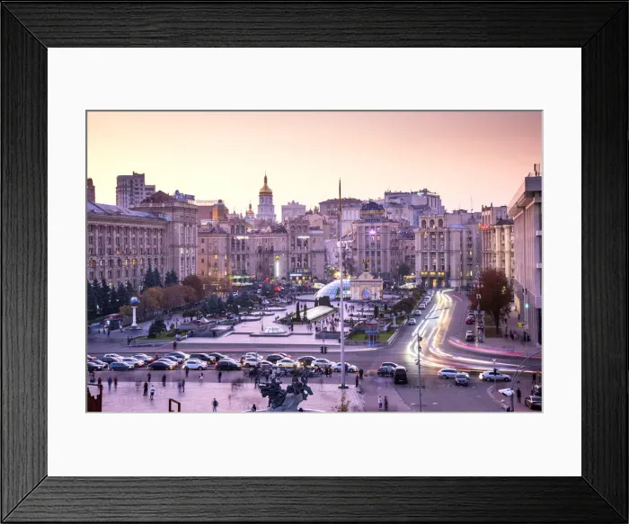 Framed Print : Ukraine, Kyiv, Maidan Nezalezhnosti (Independence Square), Maidan Square Framed Print : Ukraine, Kyiv, Maidan Nezalezhnosti (Independence Square), Maidan Square