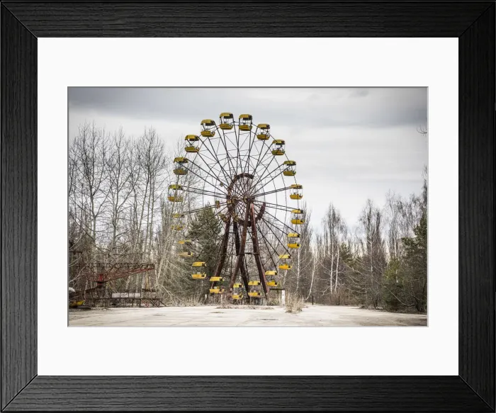 Framed Print : The Ferris Whell at the Childrens amusement park in the abandoned city of Pripyat