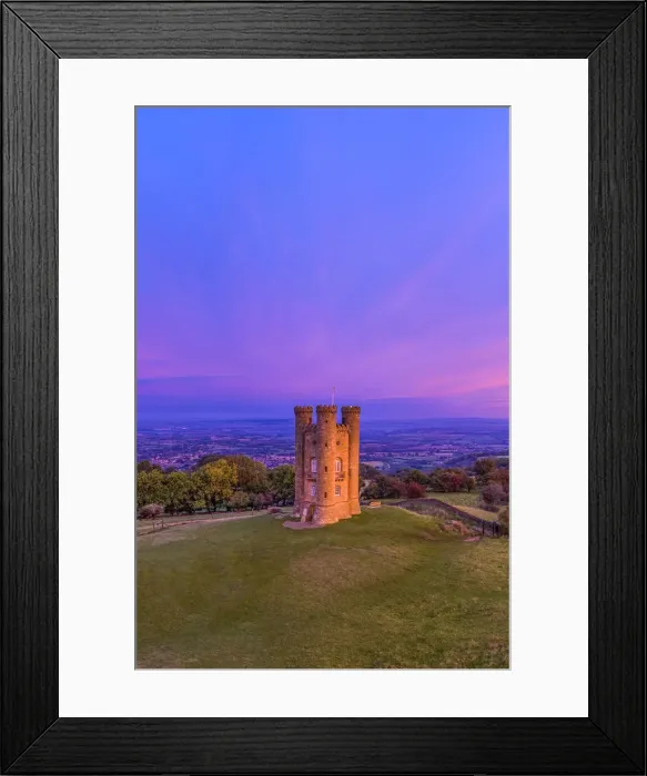 Framed Print : Broadway Tower on top of Fish Hill, the second highest point in the Cotswolds, Broadway Framed Print : Broadway Tower on top of Fish Hill, the second highest point in the Cotswolds, Broadway
