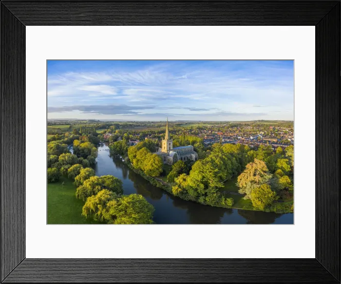 Framed Print : The Church of the Holy Trinity (where Shakesphere is buried), river Avon Framed Print : The Church of the Holy Trinity (where Shakesphere is buried), river Avon