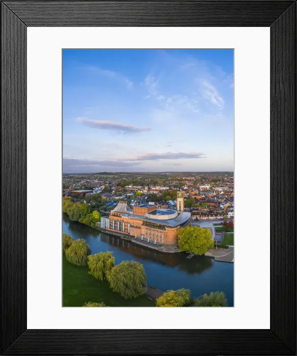 Framed Print : The Royal Shakesphere Theatre and Swan Theatre on the river Avon, Stratford-upon-Avon Framed Print : The Royal Shakesphere Theatre and Swan Theatre on the river Avon, Stratford-upon-Avon