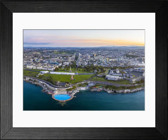 Framed Print : Plymouth, city skyline, Hoe park and lighthouse, Plymouth Sound, Devon, England Framed Print : Plymouth, city skyline, Hoe park and lighthouse, Plymouth Sound, Devon, England
