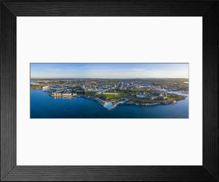 Framed Print : Plymouth, city skyline, Hoe park and lighthouse, Plymouth Sound, Devon, England Framed Print : Plymouth, city skyline, Hoe park and lighthouse, Plymouth Sound, Devon, England