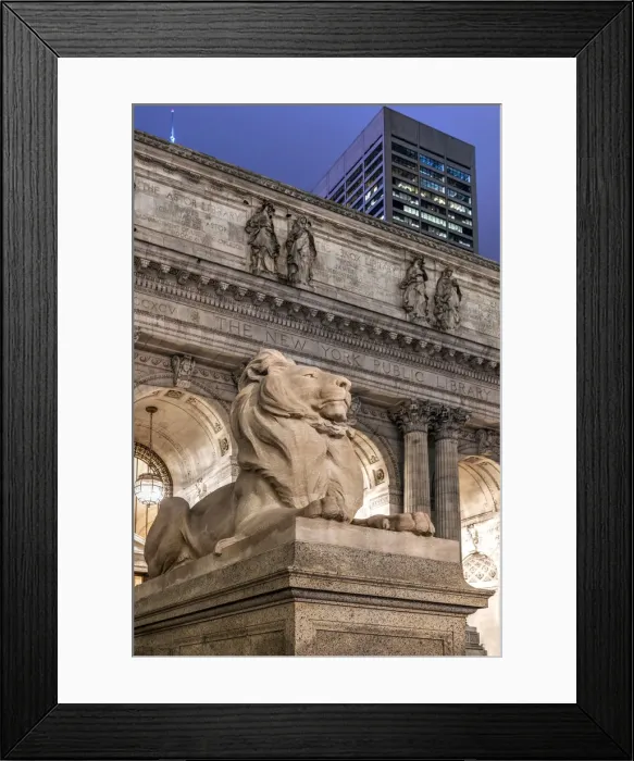 Framed Print : Lion statue in front of the New York Public Library, Manhattan, New York, USA Framed Print : Lion statue in front of the New York Public Library, Manhattan, New York, USA
