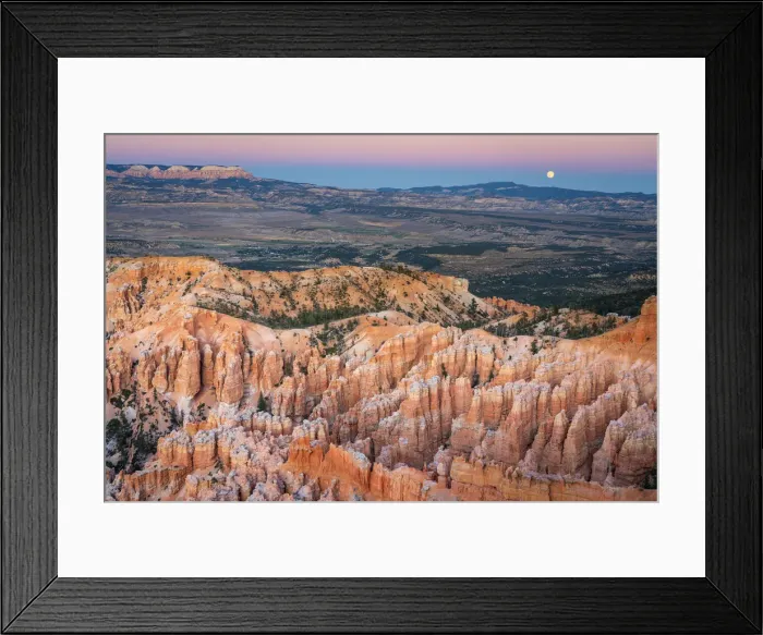 Framed Print : Moon rising over Bryce canyon amphitheater, Bryce Point, Bryce Canyon National Park, Utah Framed Print : Moon rising over Bryce canyon amphitheater, Bryce Point, Bryce Canyon National Park, Utah