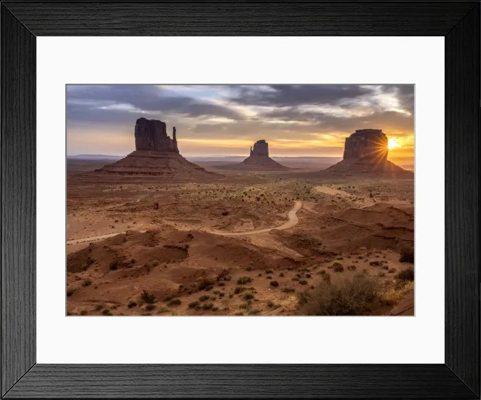 Framed Print : Scenic view of The Mittens at sunrise, Monument Valley, Arizona, USA Framed Print : Scenic view of The Mittens at sunrise, Monument Valley, Arizona, USA