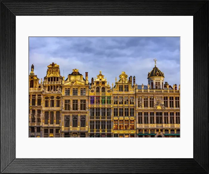 Framed Print : Facade of the typical houses in Brussels Grand Place by night, Belgium