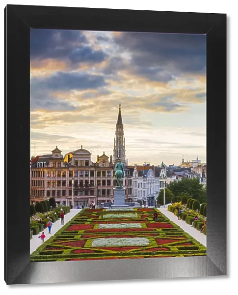 View of the Brussels town hall and the Mont des Arts park at dusk, Belgium