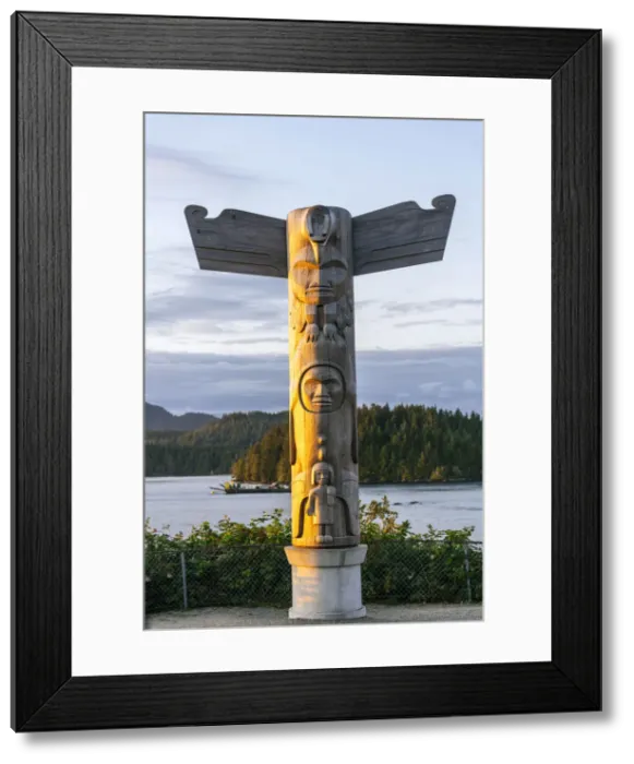 Framed Print : First Nation Totem Pole in Tofino, Vancouver Island, British Columbia, Canada Framed Print : First Nation Totem Pole in Tofino, Vancouver Island, British Columbia, Canada